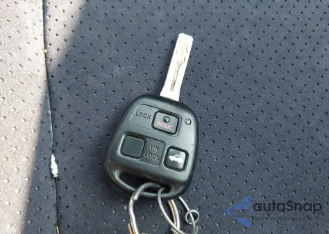 2001 Lexus Is 300 z USA, uszkodzony, nr VIN JTHBD182X10032527